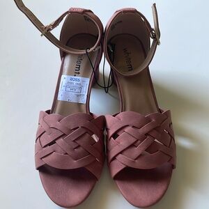 White Mt. Suede Comfort Shoes Heels Slip On Womens Size 8